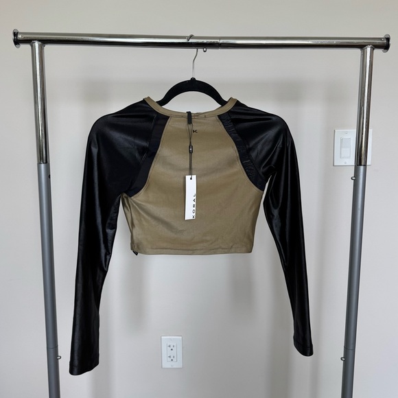 Koral Tan and Cream Raglan Crop Top - Picture 2 of 8